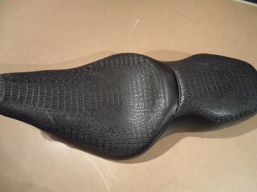 Cubierta de asiento Road Glide FLTR GATOR - Imagen 8 de 10