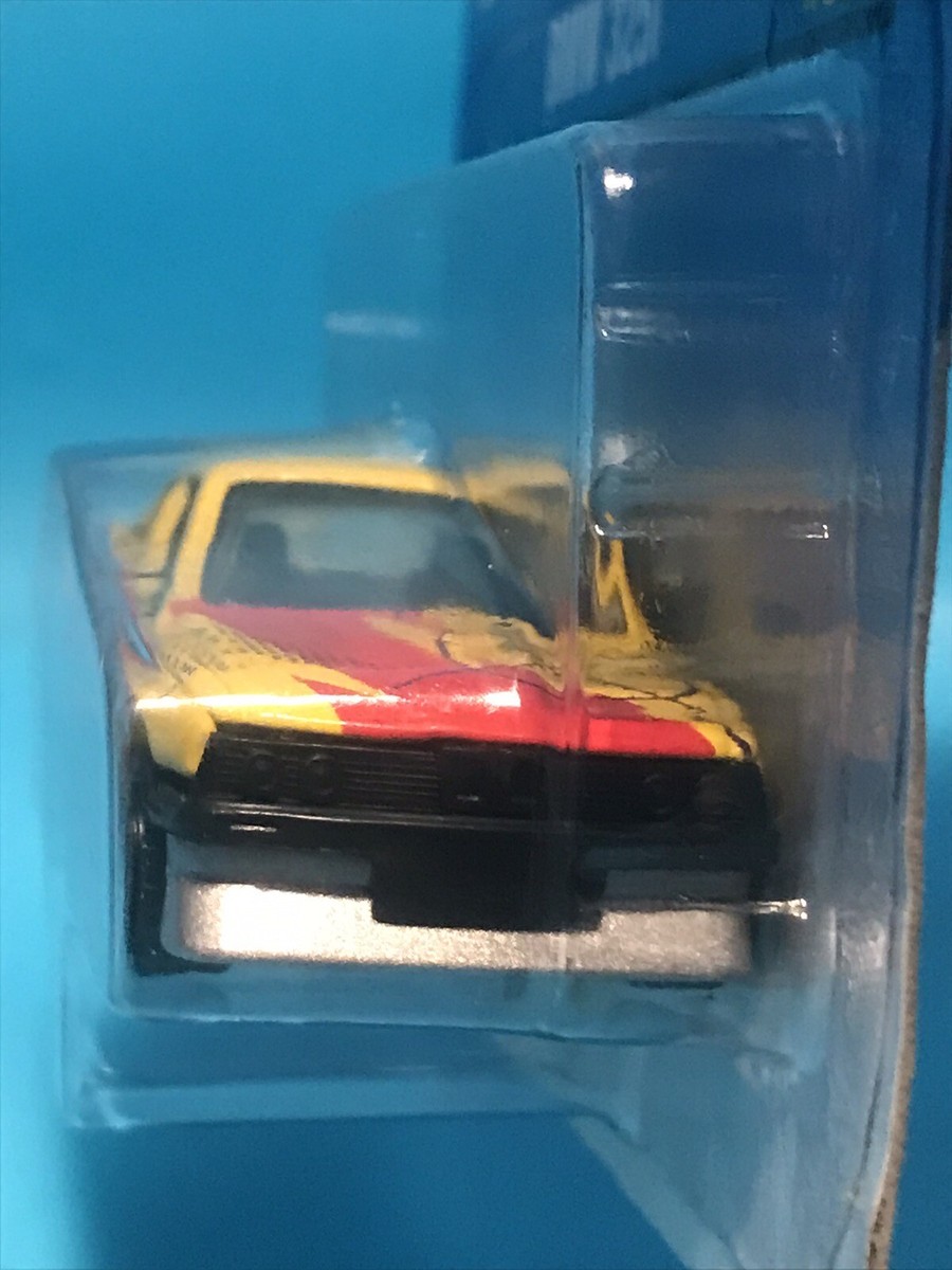 ミニカー CORGI BMW325i Vintage Hot Wheels/Corgi BMW 325i Yellow w Opening Doors