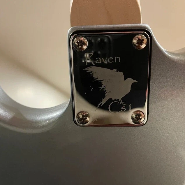 Placa de Cuello de Guitarra CROMADA Grabada Personalizada - Estilo Guitarra Guardabarros de 4 Agujeros Foto 4 de 4