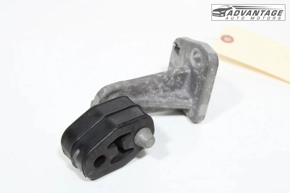 Chrysler Pacifica 2017-2025 suspensión aislante escape trasero derecho con soporte OEM Foto 2 de 4