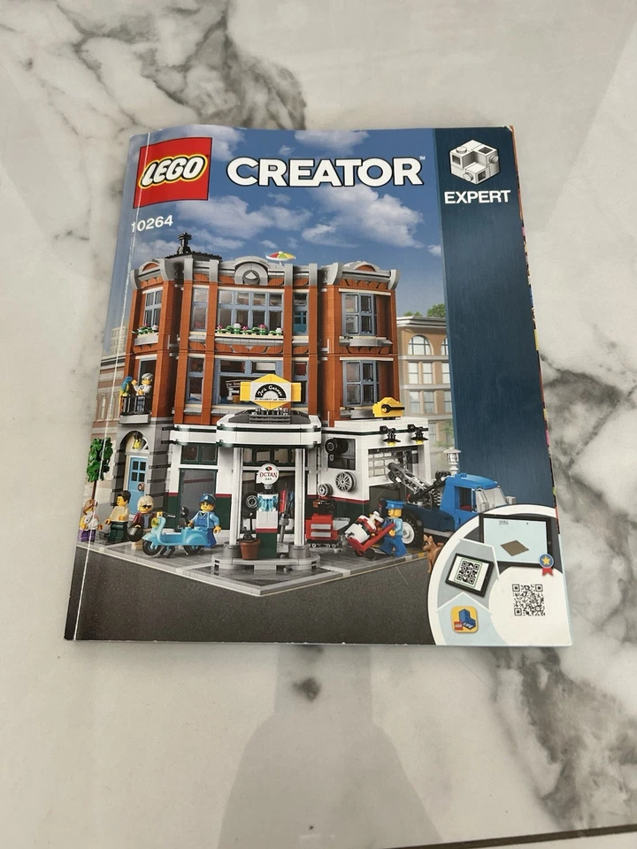 LEGO Modular Buildings 10264 Corner Garage, photo 3 of 5