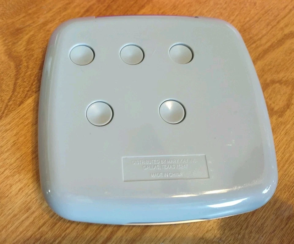 Mary Kay MK Signature Recargable Personalizado Compacto Con Espejo Nuevo en Caja Sin Rellenar Nuevo de Lote Antiguo Foto 3 de 4