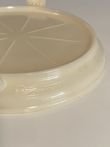 Vintage Fire King Oven Glass Ivory Cream Casserole Dish with Lid & Stand/Trivet - Picture 5 of 17