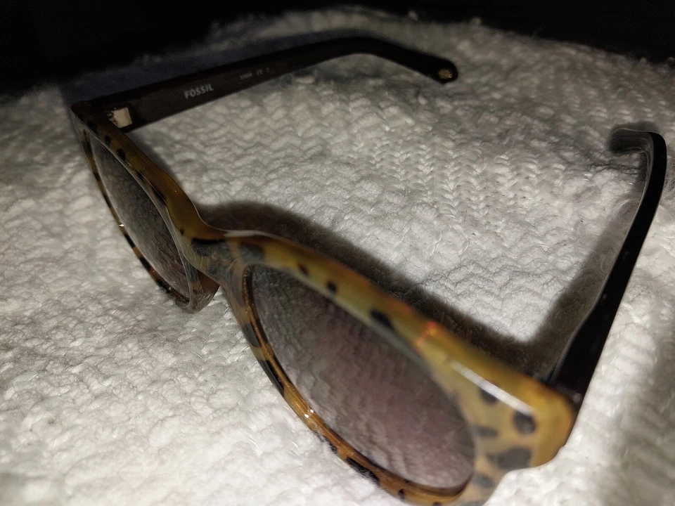 Gafas de sol fósiles - caparazón de tortuga Foto 3 de 4