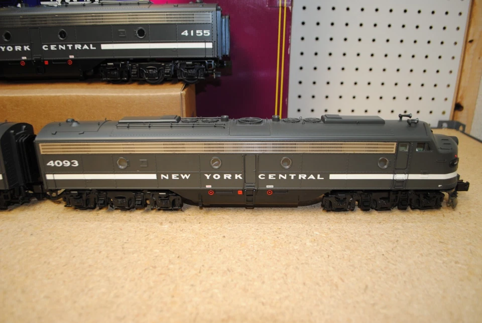 MTH 20-20185-1 NYC New York Central E-8 ABA Diesel Engine Set PS 3.0 O-Gauge - Image 3 of 4