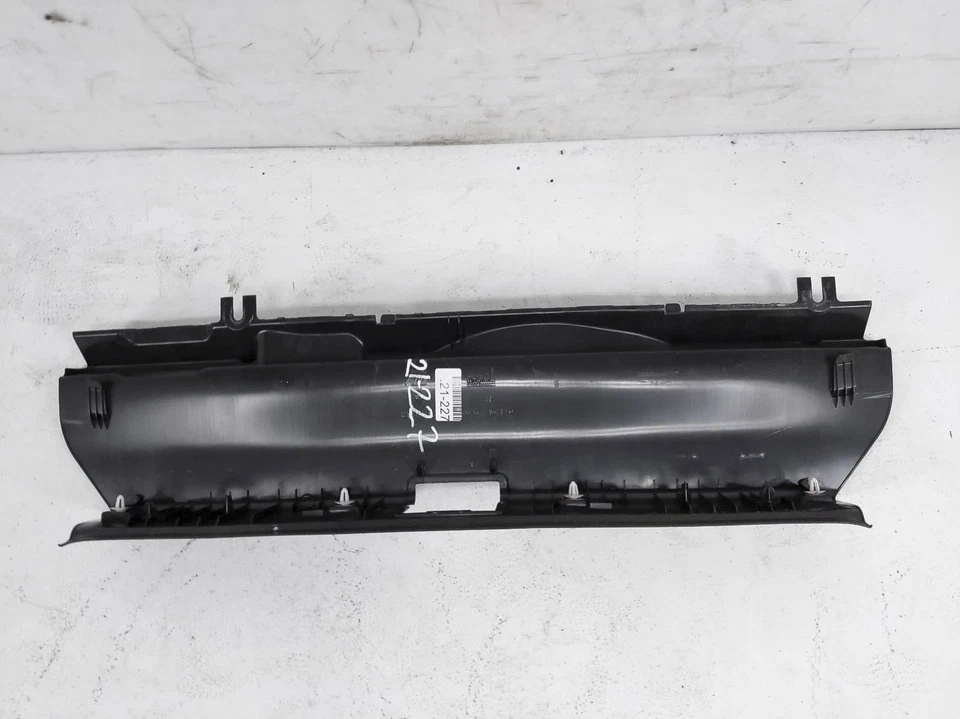 Panel de embellecedor trasero de maletero de carga Mercedes-Benz C250 2012-2015 204-690-48-00-9051 Foto 4 de 4