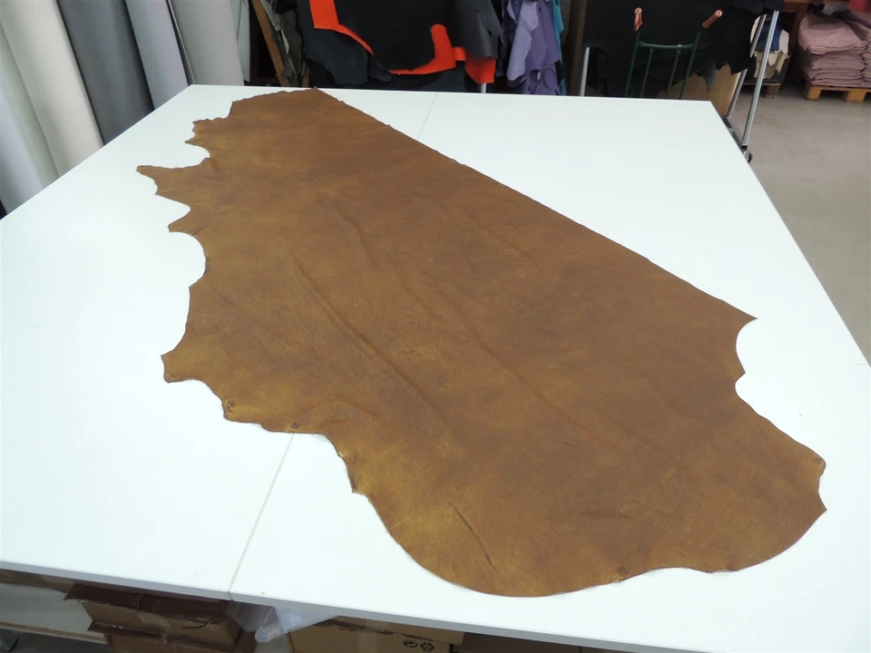 LEDER-STOFFE-ONLINE Polsterleder Rindleder Antikleder cognac 1/2 Haut cirka 2,50 qm