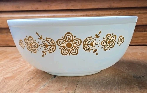 Vintage PYREX 404 White Butterfly Gold 4 Qt Mixing Bowl Glass USA Large 10.25”