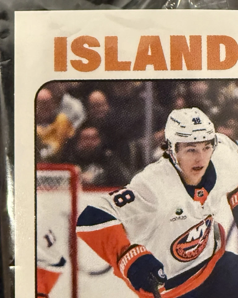 Pegatina 2025-26 NHL TOPPS NOW® SM3 🏒 Matthew Schaefer RC 🏒 Signature Moments Foto 2 de 4