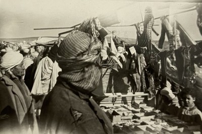 Algerienkrieg, Ein Markt in der Wüste, Originaldruck, 1955