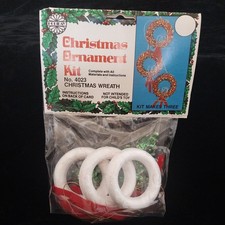 VTG Holiday Walco Christmas Wreath Sequin Bead Christmas Ornament Kit 4023 NOS