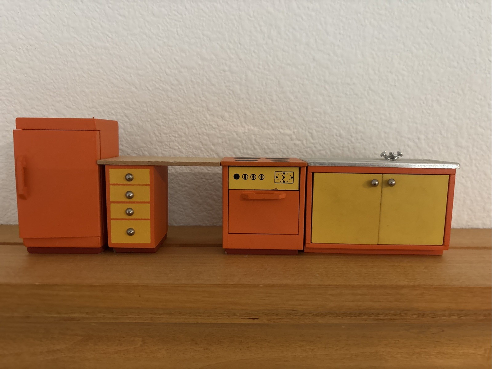 Lundby Wood Orange Kitchen