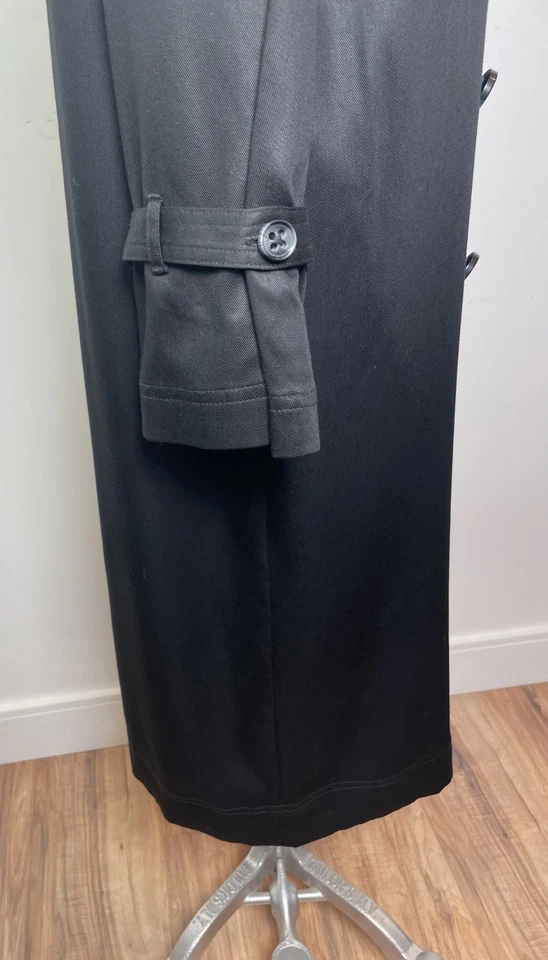 TRINCHERA NEGRA PERRY ELLIS LIGERA BOTONES DELANTEROS BOLSILLOS SOLAPA GRANDES Foto 4 de 4