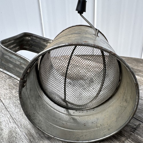 Jacob Bromwell's All-American 3-Cup Crank Sifter Black Knob Farmhouse #39 - Picture 8 of 10