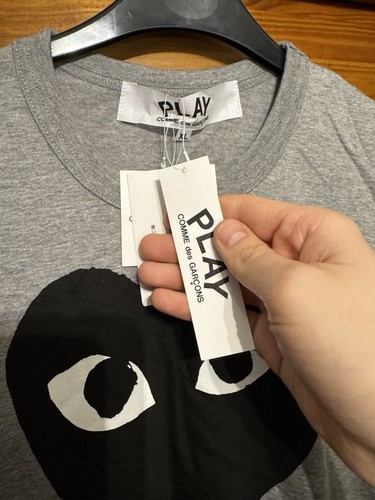 Camiseta gris manga corta Comme Des Garcons Play corazón negro para hombre talla XL Japón - Imagen 8 de 10
