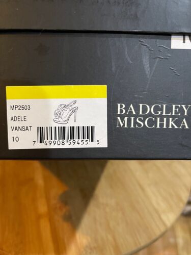 Badgley Mischka beige Satin Blume T-Riemen offene Zehenpartie Absatz EUC US 10 MP2503 Adele - Bild 6 von 9