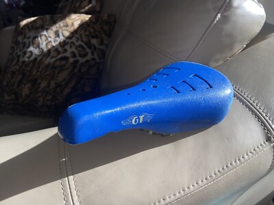 GT SEAT w Gold guts White WING LOGO Bmx VISCOUNT 2188 BLUE GT SEAT w Gold guts White WING LOGO Bmx VISCOUNT 2188 BLUE