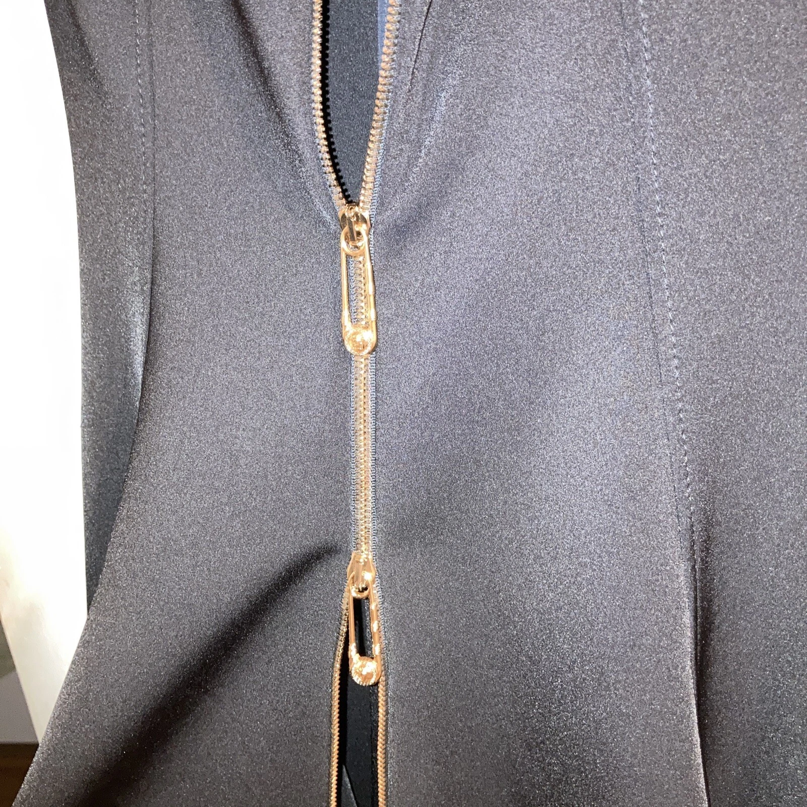 A87311 Autentico Abito Senza Maniche Versace Nuovo con Cerniera Anteriore Nero Nuovo con Etichette Italia Taglia 40 US 6