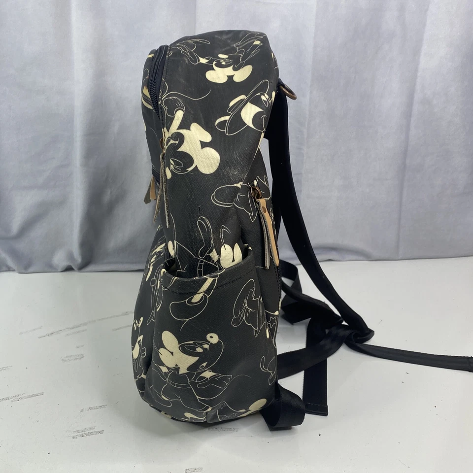 Bolsa de Fraldas Petúnia Pickle Bottom Mickey Mouse Disney Preto e Branco - Imagem 4 de 4