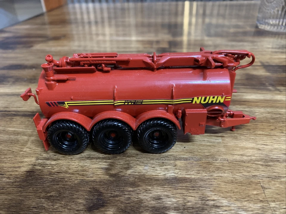 1/64 Custom Nuhn Electra Steer 7350 Manure Tank Farm Toy - Image 3 of 4