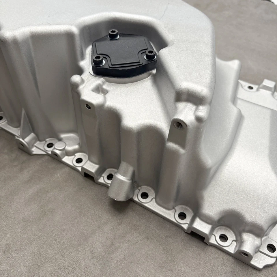 Nuevo cárter de aceite inferior del motor para Volvo S60 S80 V60 V70 XC60 XC70 XC90 31251286 Foto 3 de 4