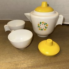 VINTAGE 1982 FISHER PRICE  681 Pretend Tea Set Yellow Flowers Replacement Piece