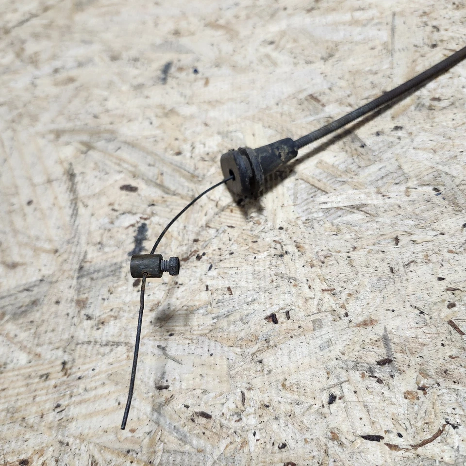 Ручка троса выпуска капота C3 Corvette и кронштейн в хорошем состоянии б/у 68-76 от оригинального производителя 3931649 - Изображение 4 из 4