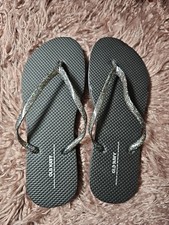 NEW OLD NAVY Women's Flip Flops Thong Summer Round Toe Black Color.Size 8