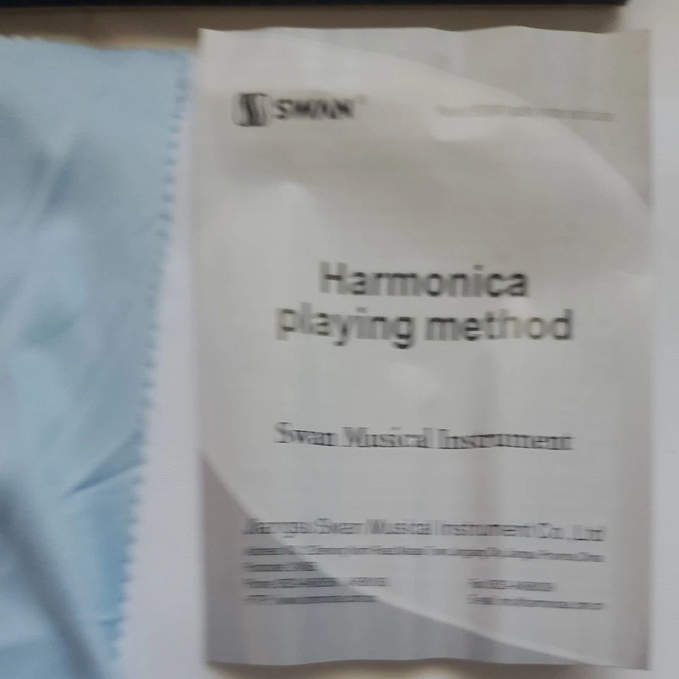 Instrumento de armónica vibrato de 28 agujeros Swan Harmonica Wide Diapason Foto 3 de 4