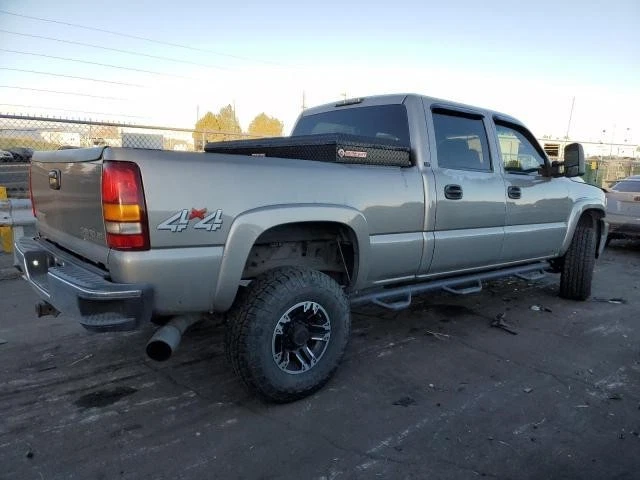 Conjunto de puerta trasera izquierda usado lado trasero se adapta a: camioneta Chevrolet Silverado 2500 2002 Foto 4 de 4