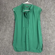 Vince  Blouse  Womens XS Green Silk  Sophisticate Silky Elegant