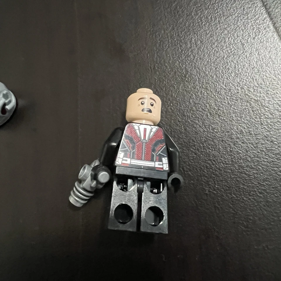 LEGO Ant-Man Minifigure 76109 Scott Lang Upgraded Suit sh516 Marvel Heroes Fig - Image 4 of 4