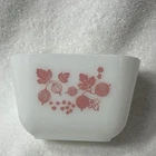 Vtg Pyrex Pink Gooseberry 1.5 Pint 0501 Refrigerator Dish No Lid 1950s USA