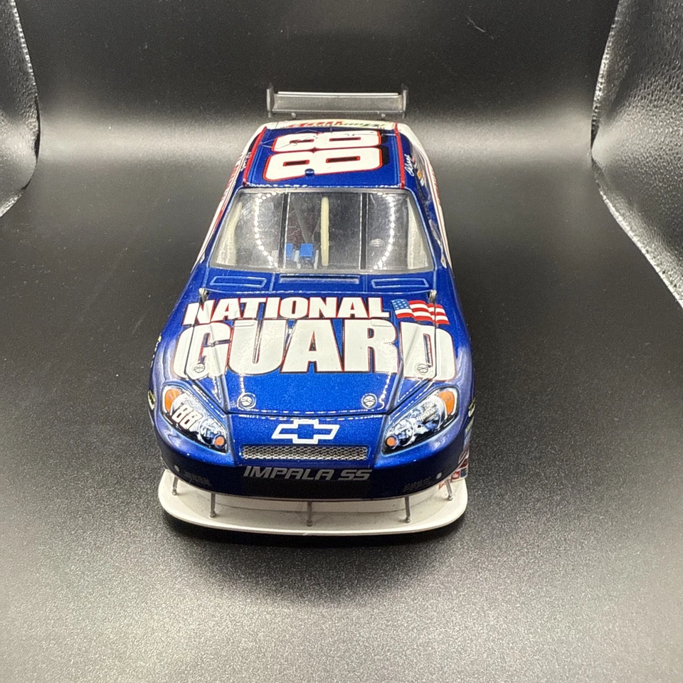 Diecast 1:24 - NASCAR #88 Guardia Nacional Dale Earnhardt Jr. Foto 2 de 3