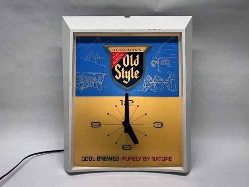 Vintage Heileman’s Old Style Beer Light Up Clock Sign LaCrosse WI Advertising.