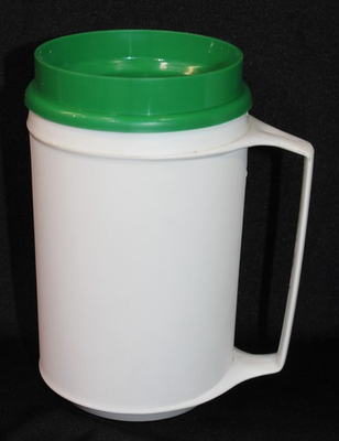 #ad Vintage Aladdin 12 oz Insulated Plastic Travel Coffee Mug Cup White w Green lid $18.95