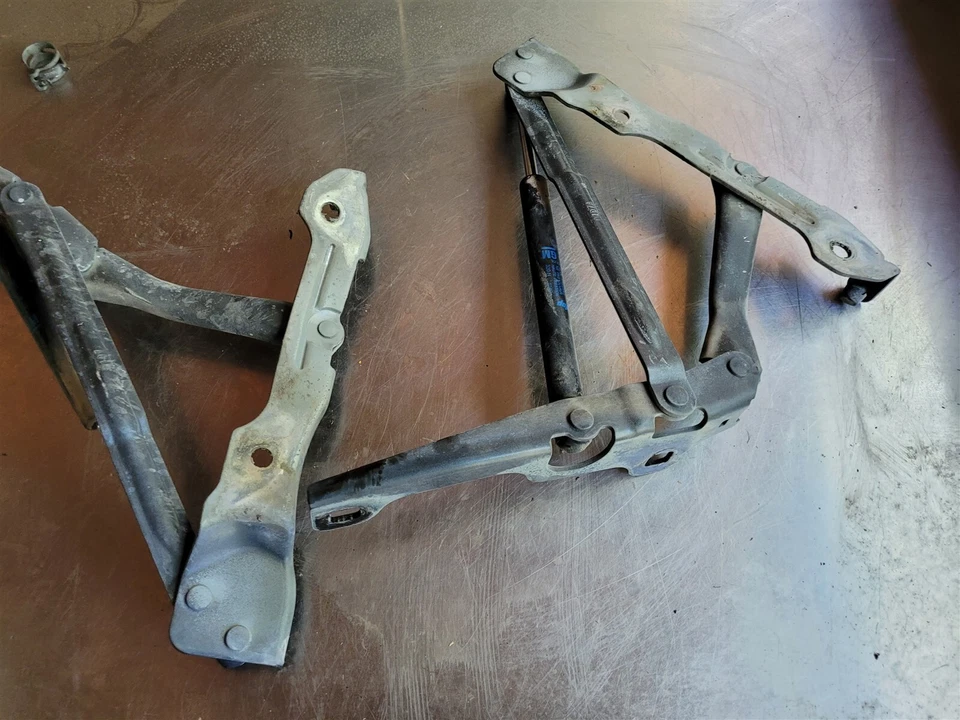 2005-2011 Cadillac STS Shock Strut Hinge Assembly Trunk Lid Gate 25804985 oem - Image 4 of 4