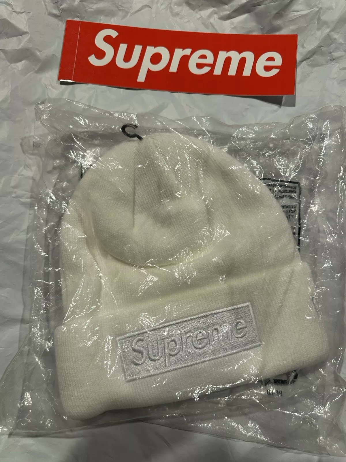 Bonnet Supreme x New Era Box Logo (FW23) ; blanc ; neuf avec étiquette