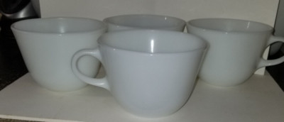 (4) Vintage Milk glass Corning Ware Vintage Coffee mugs