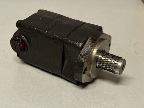 Muncie Power MJ100-07AFX-01XBBHydraulic Motor, 3000 PSI, 1-1/4" Shaft, 756 RPM - Picture 3 of 8