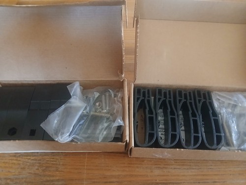 Yakima Mighty Mount 18H New Open Box - Picture 2 of 2
