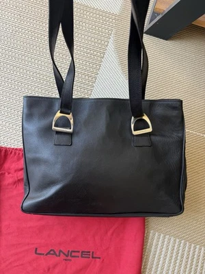Lancel sac porté épaule cuir noir, fermeture éclair, dust bag - Photo 1/4