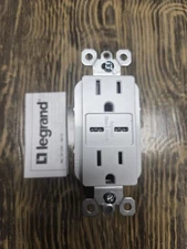 Legrand radiant R26USBCC6W 15 Amp Tamper-Resistant Decorator Duplex Receptacle