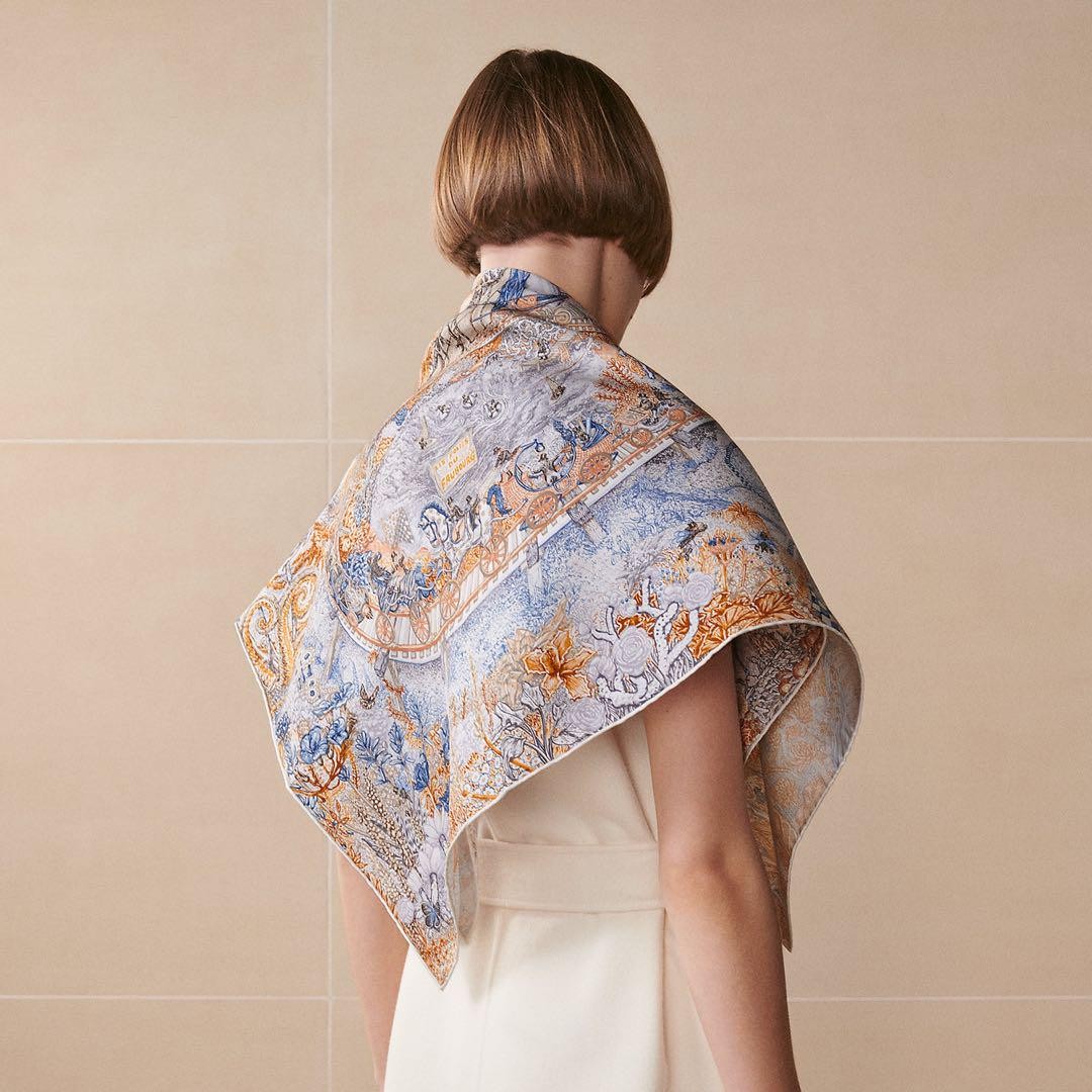エルメスLes Folies du Faubourg スーカフ90cm Les Folies du Faubourg scarf 90 | Hermès Mainland China