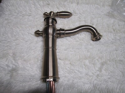 Delta 555LF-CZ Victorian Bathroom Sink Faucet Pop-Up Drain Champagne Bronze- NOB