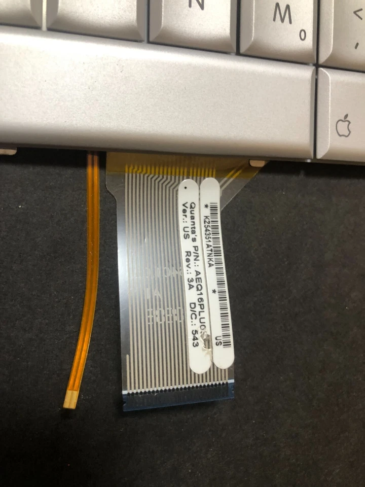 AEQ16PLU039 922-6968 922-6593 Apple PowerBook G4 1.67GHz Aluminum Keyboard - Image 4 of 4