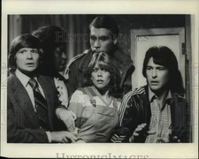 Press Photo Actress Joann Harris with Actors in show scene - sap11614