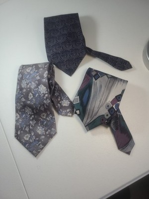 Three Mens Ties Silk Cross Winsor,Jt Beckett, Vanheusen Patterns Blues And Grays