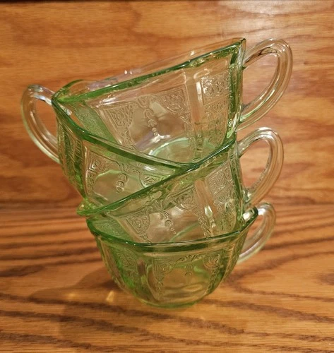 VTG 1930s GreenUranium Depression Glass TeaCups 4pc Hocking Princess Pattern 5oz
