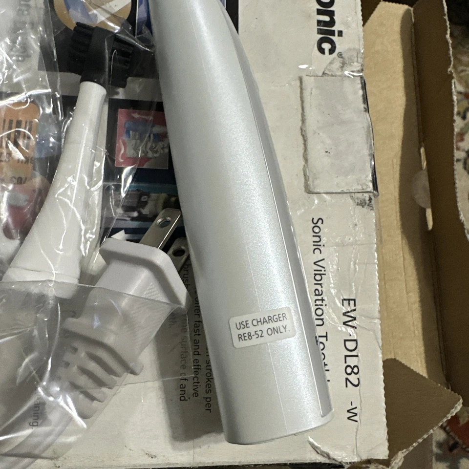 Panasonic Sonic Ew-dl 82 -w Vibration Toothbrush - Image 4 of 4